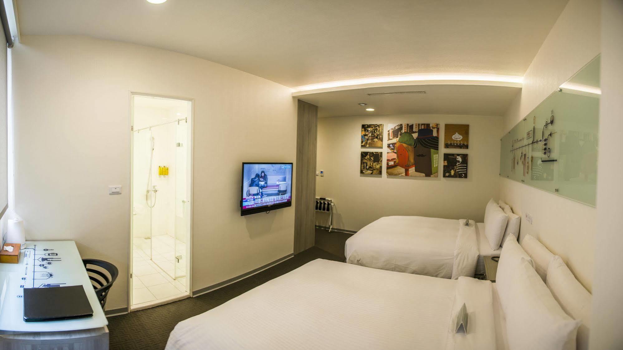 Отель Olah Poshtel - Taichung Station Экстерьер фото